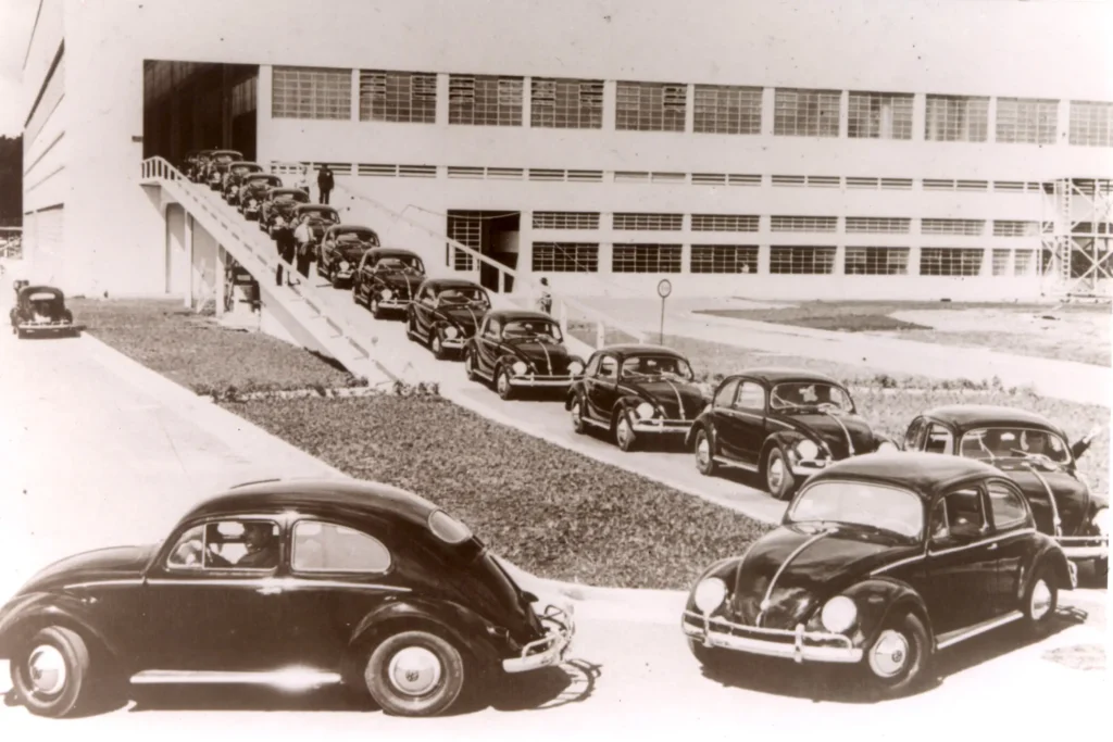A história do Fusca: do carro do povo ao ícone mundial